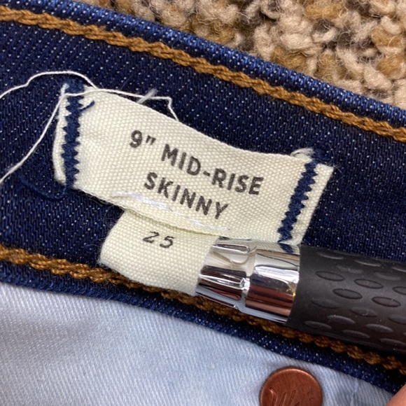 MADEWELL Magic Pocket 9" Mid-Rise Skinny Jeans - Picture 6 of 7